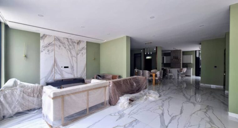 8 BDR LUXURIOUS VILLA, $ 1.8 MIL. AT OYSTERBAY