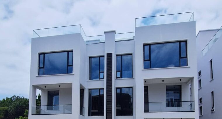 8 BDR LUXURIOUS VILLA, $ 1.8 MIL. AT OYSTERBAY