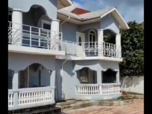 4 BDRM FINE-HOME, TSHS.180 MIL.AT KISAUNI-MKUNA