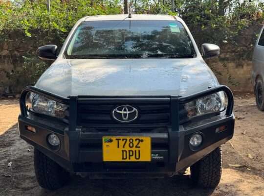 Toyota Hilux 4WD Double Cabin for sale