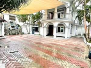 Nyumba inauzwa msasani