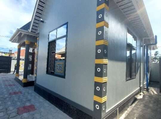 NYUMBA MPYA YAKISASA,TSH.115 MIL.MBAGALA.