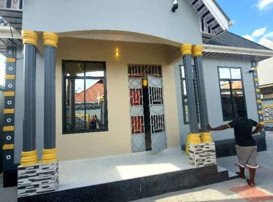 NYUMBA MPYA YAKISASA,TSH.115 MIL.MBAGALA.