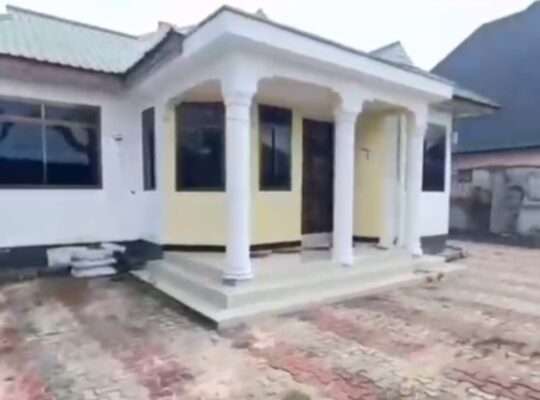 NYUMBA YENYE VYUMBA 4,TSHS.65 MIL. MIKWAMBE