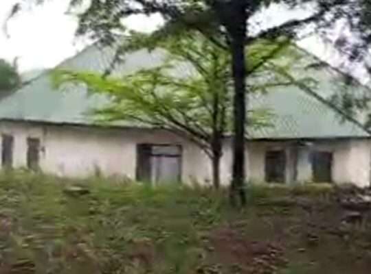 MAJENGO YA SHULE/EKARI 3,TSHS.1.5 BIL,KIBAHA.