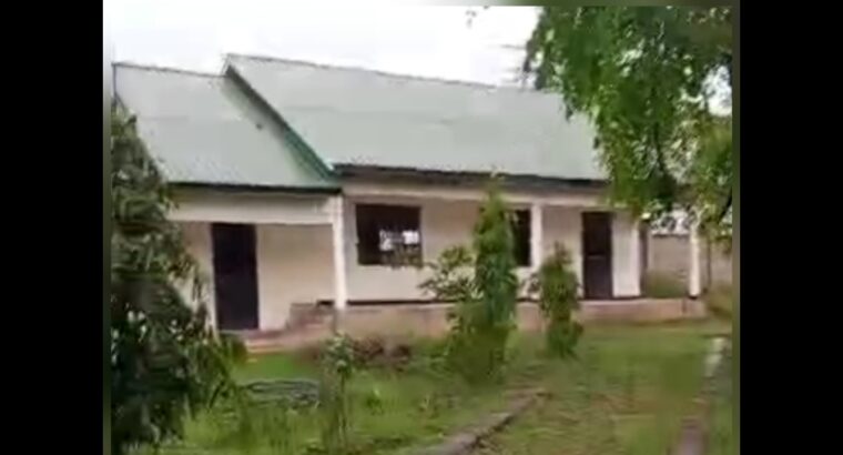 MAJENGO YA SHULE/EKARI 3,TSHS.1.5 BIL,KIBAHA.