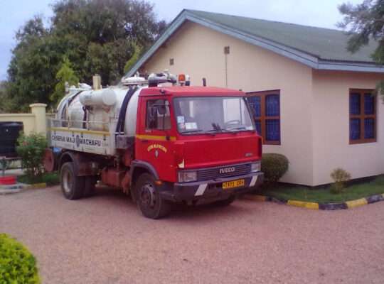 HUDUMA YA UNYONYAJI WA MAJI TAKA