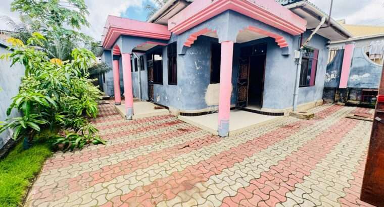 NYUMBA VYUMBA 3 YENYE HATI,TSHS.115 MIL,MAKONGO