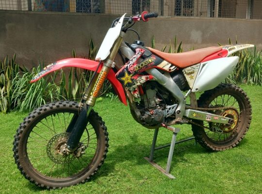 Honda CRF R – new engine