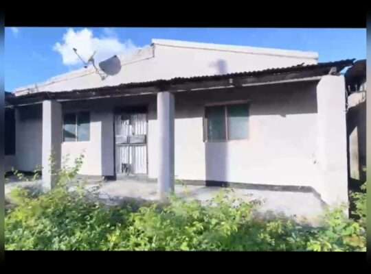 NYUMBA YENYE VYUMBA 7,KINONDONI-MAHAKAMANI.