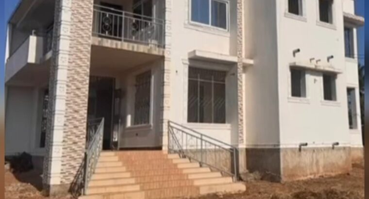 GHOROFA YA BANK,VYUMBA 5,TSHS.250 MIL,BUNJU-A