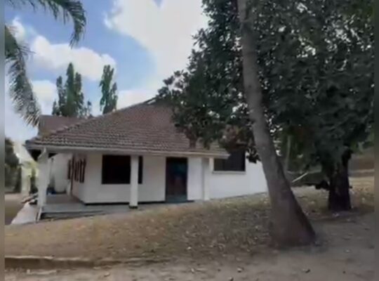 KIWANJA EKARI 2,TSHS.900 MIL,LUGURUNI/MBEZI.