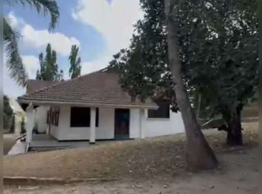 KIWANJA EKARI 2,TSHS.900 MIL,LUGURUNI/MBEZI.