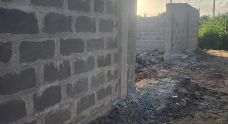 KIWANJA SQM.810 NDANI YA FENSI,TZS.90 MIL,MINGOI