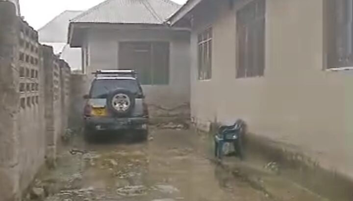 NYUMBA-4-PAMOJA ZINAUZWA TZS.85 MIL,MAJOHE-SHULE