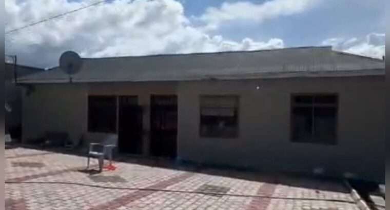 NYUMBA MBILI PAMOJA, TZS.160 MIL, GOBA KULANGWA.