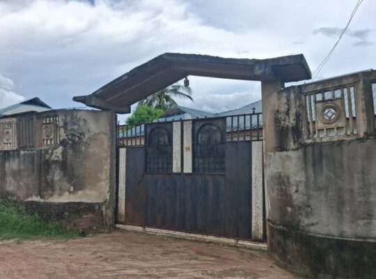 NYUMBA NZURI NA SERVANT, INAUZA BANK,MBEi MWISHO