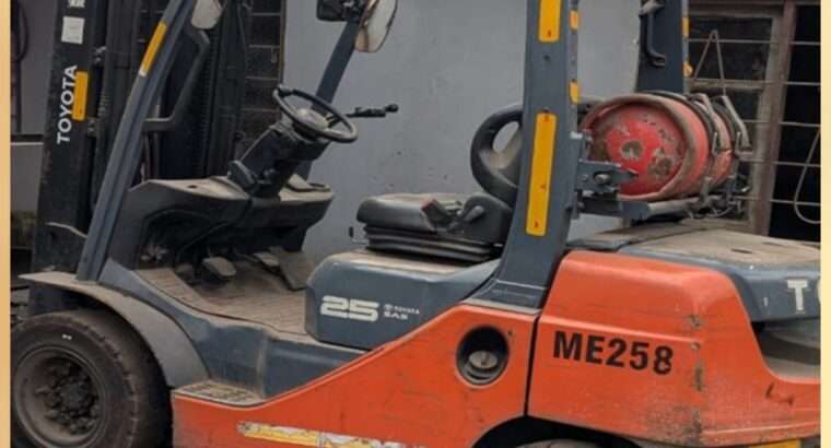 BULL DOZERS & FORKLIFTS FOR SALE