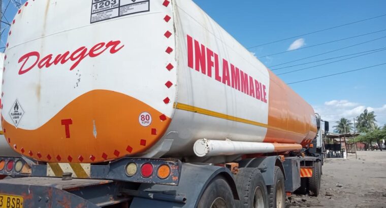 TANK MBILI (2) ZA MAFUTA,ZINAUZWA,TZS.96 MIL,DA
