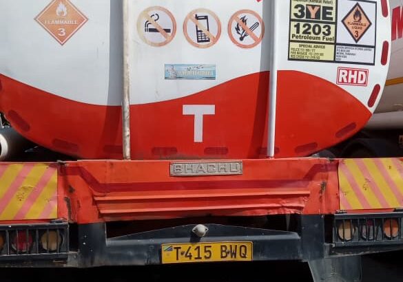 TANK MBILI (2) ZA MAFUTA,ZINAUZWA,TZS.96 MIL,DA