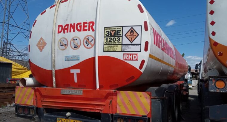 TANK MBILI (2) ZA MAFUTA,ZINAUZWA,TZS.96 MIL,DA