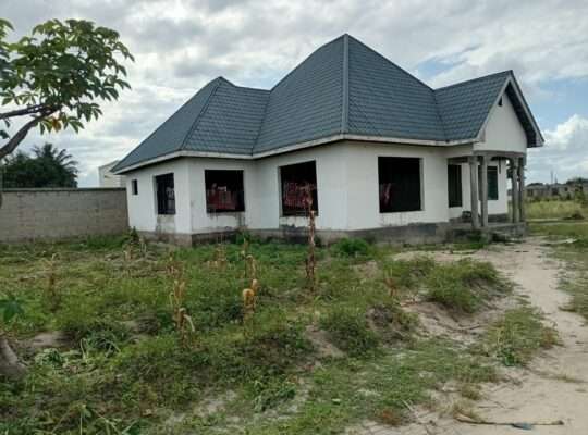 NYUMBA YENYE HATI INAUZA BANK,TZS.72 MIL,BUYUNI