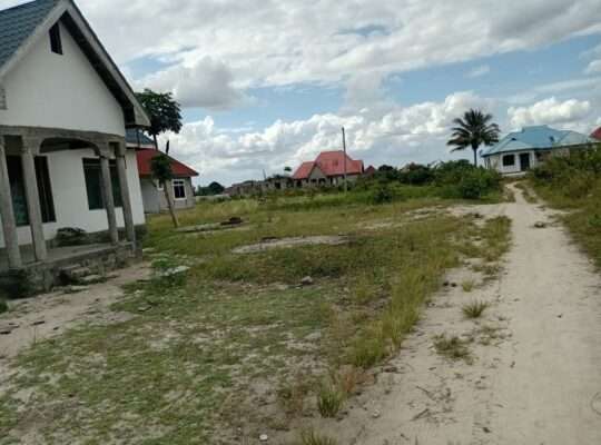 NYUMBA YENYE HATI INAUZA BANK,TZS.72 MIL,BUYUNI