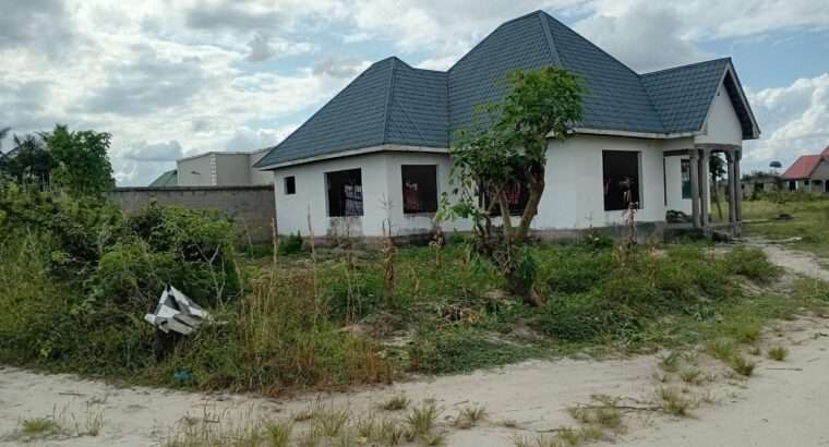 NYUMBA YENYE HATI INAUZA BANK,TZS.72 MIL,BUYUNI