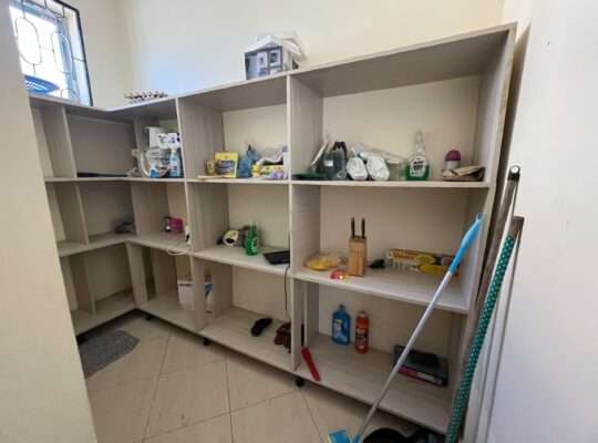 GHOROFA YENYE NZURI,VYUMBA 6,TZS.950 MIL,MBWENI.