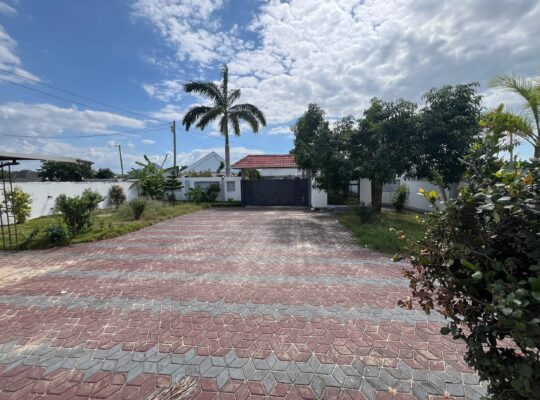 GHOROFA YENYE NZURI,VYUMBA 6,TZS.950 MIL,MBWENI.