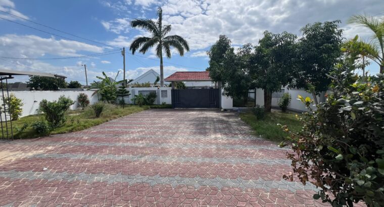 GHOROFA YENYE NZURI,VYUMBA 6,TZS.950 MIL,MBWENI.