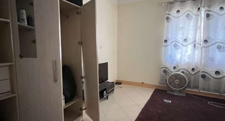 GHOROFA YENYE NZURI,VYUMBA 6,TZS.950 MIL,MBWENI.