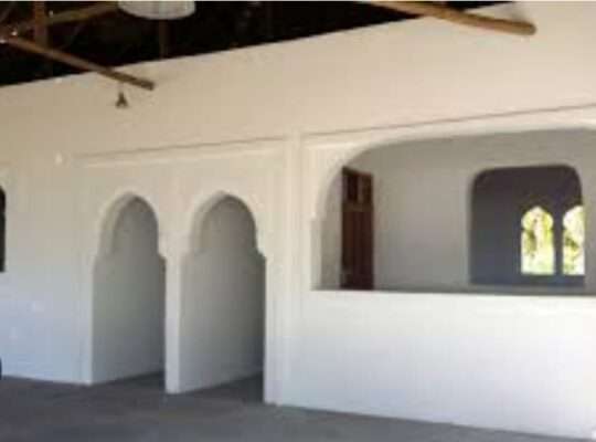 13 ACRES DEVELOPED BEACH CAMP AT KILWA