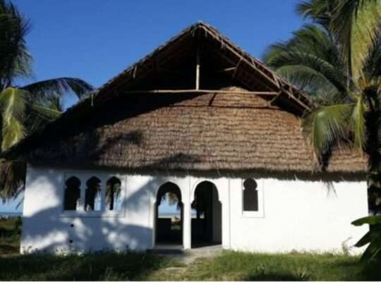 13 ACRES DEVELOPED BEACH CAMP AT KILWA