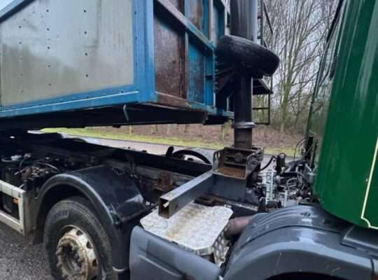 SCANIA MENDE-TIPPER,TZS.145 MILIONI,DAR.