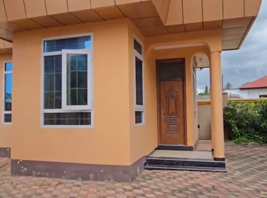 6 BDR LOVELY POOL HOME,TZS.1.8 B, AT MBEZI BEACH