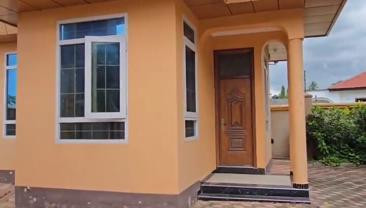 6 BDR LOVELY POOL HOME,TZS.1.8 B, AT MBEZI BEACH